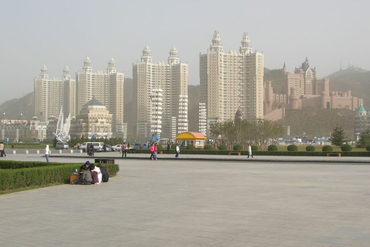 旅顺星海广场喂鸽子 · 大连