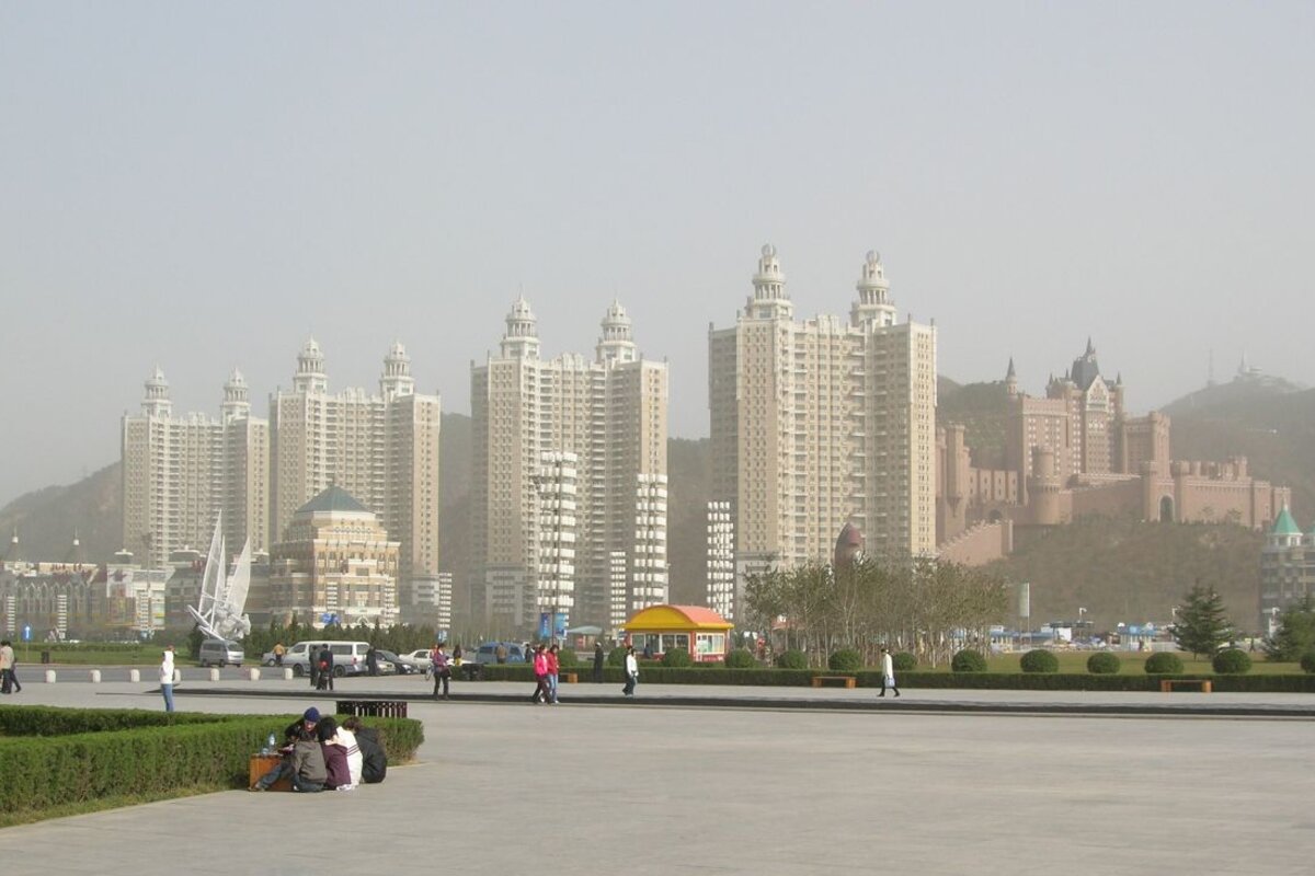 旅顺星海广场喂鸽子 · 大连