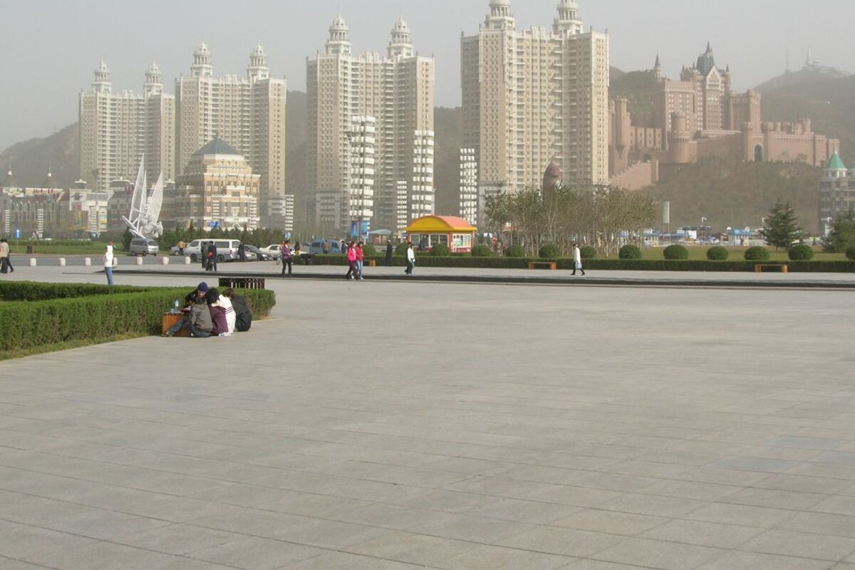旅顺星海广场喂鸽子 · 大连